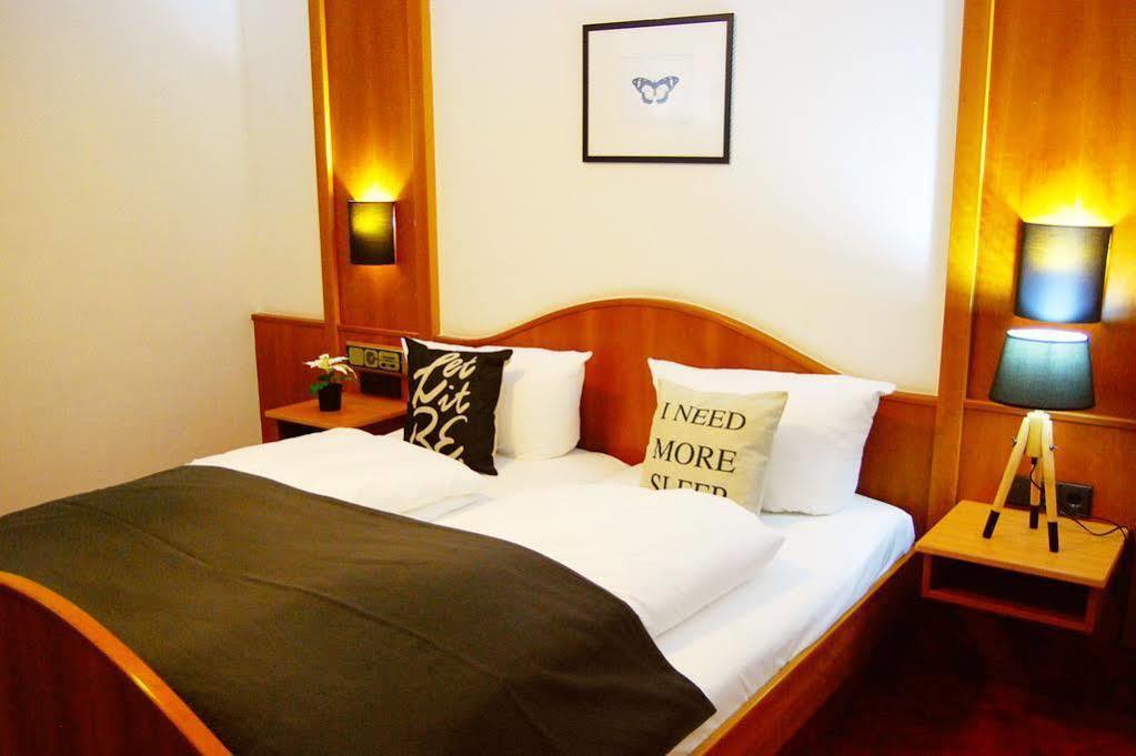 Parkhotel Bergheim ベルクハイム エクステリア 写真