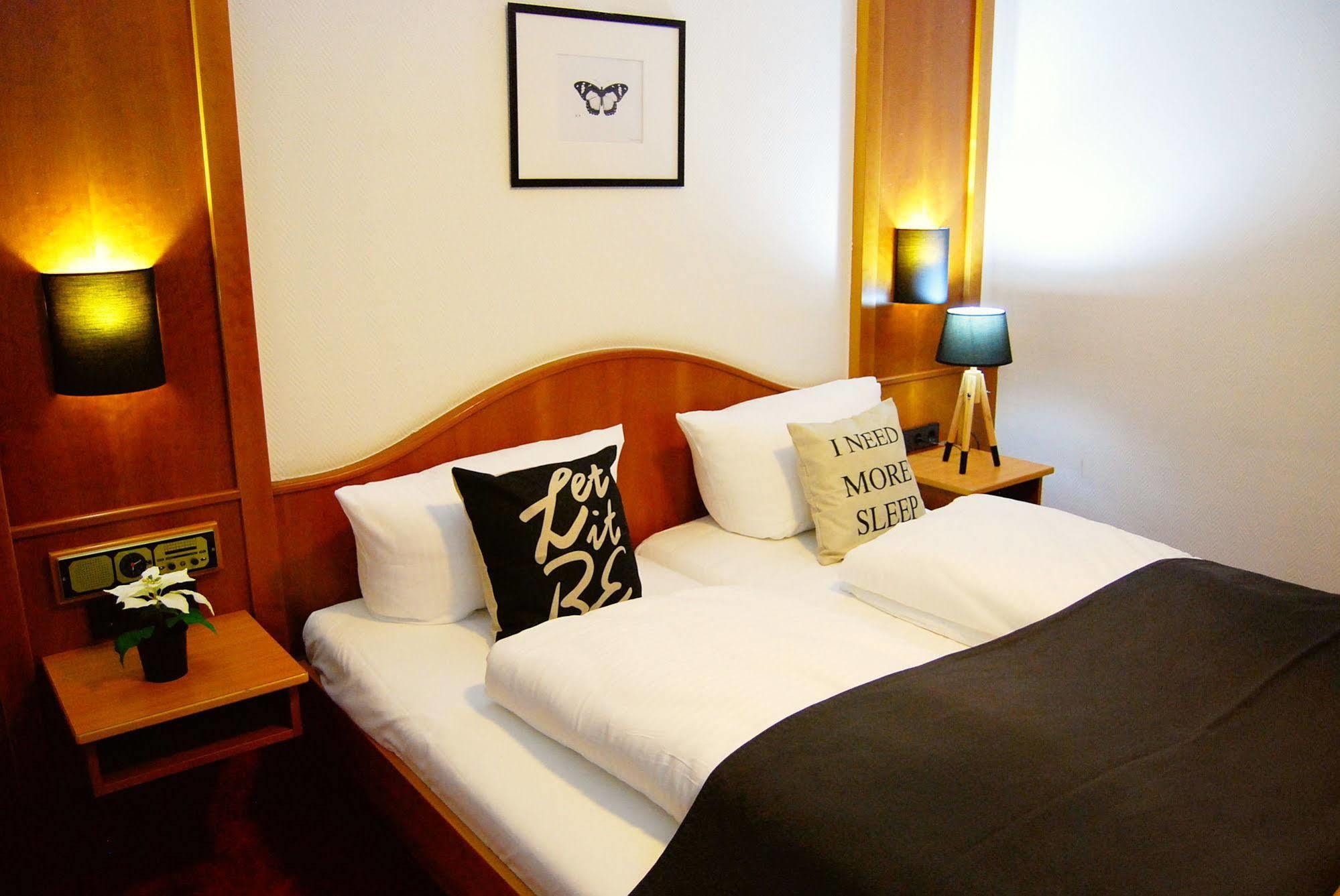 Parkhotel Bergheim ベルクハイム エクステリア 写真